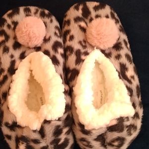 💖😜❤️ Cheetah Print slippers Brand New from Maurices sz medium 🌞  🌞